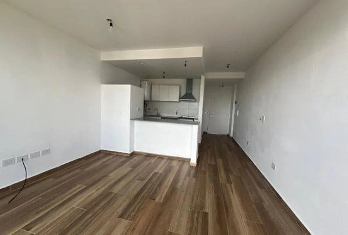 monoambiente al frente  en venta  en La Plata 5