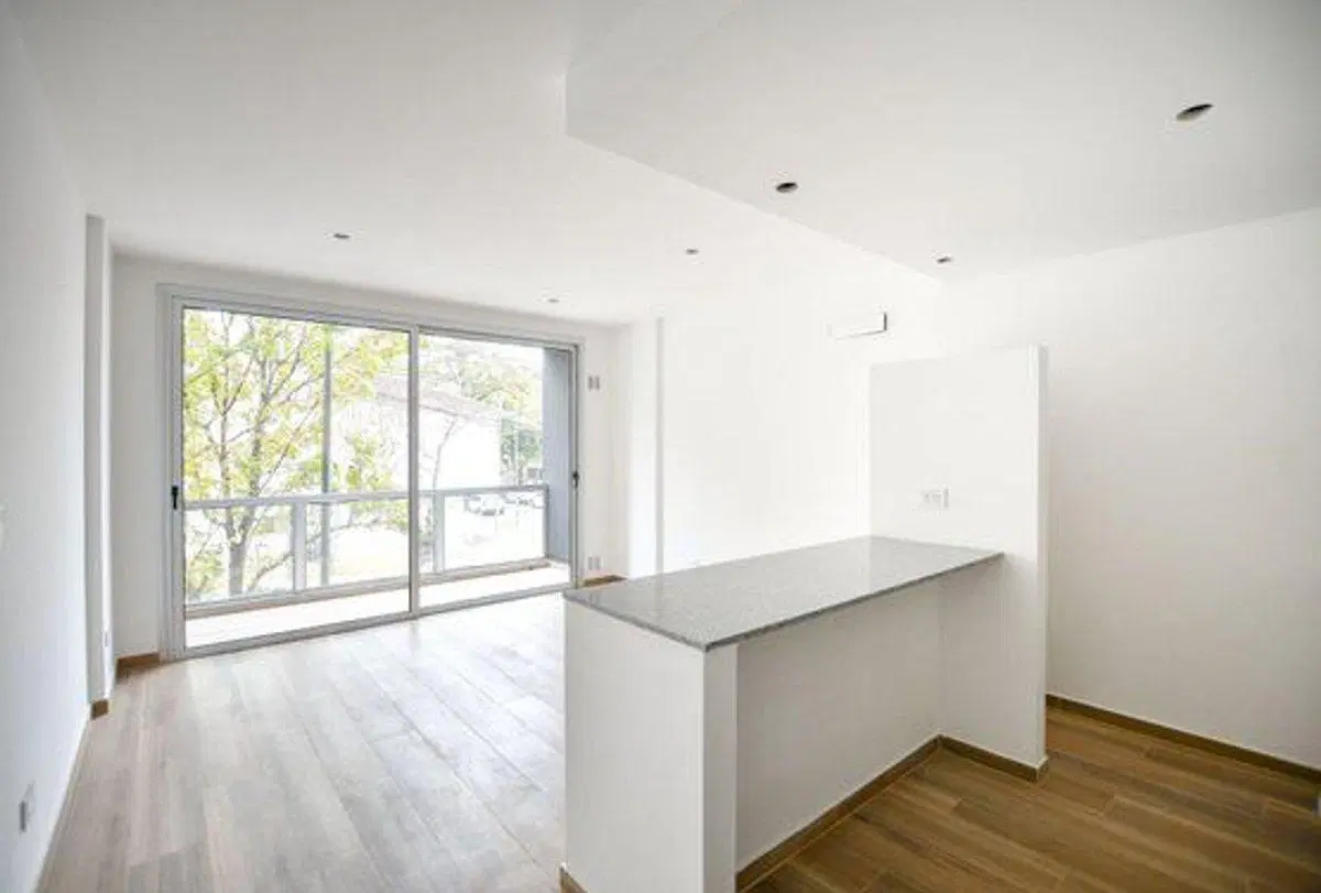 monoambiente al frente  en venta  en La Plata 2