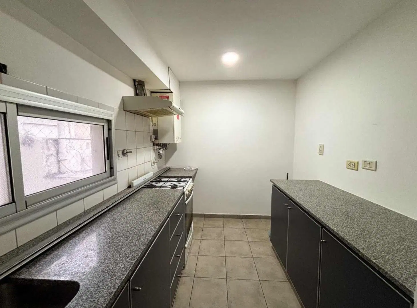 DUPLEX 2 DORMITORIOS CON COCHERA EN VENTA LA PLATA 3