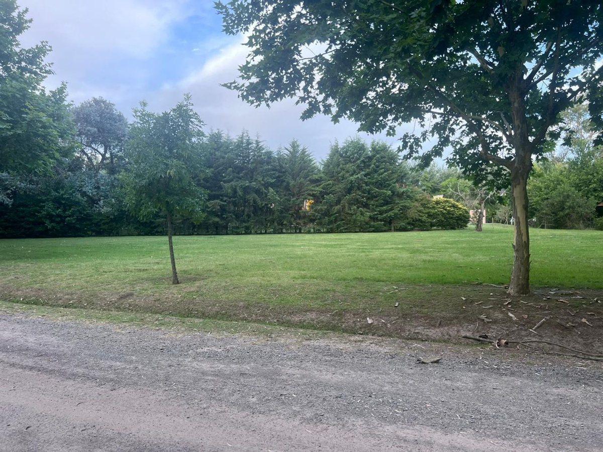 LOTE DE  2400 M2 HARAS DEL SUR 1 ... OPORTUNIDAD!