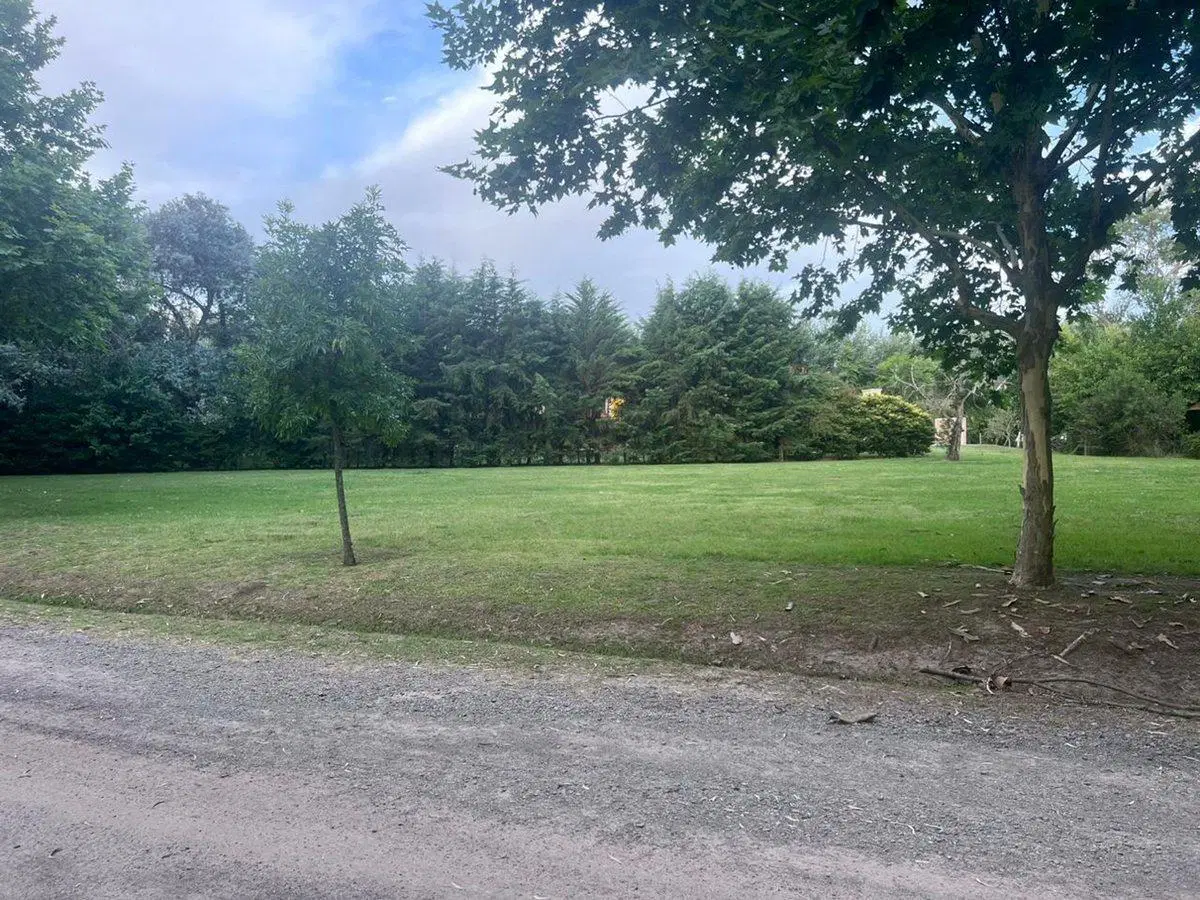 LOTE DE  2400 M2 HARAS DEL SUR 1 ... OPORTUNIDAD! 3