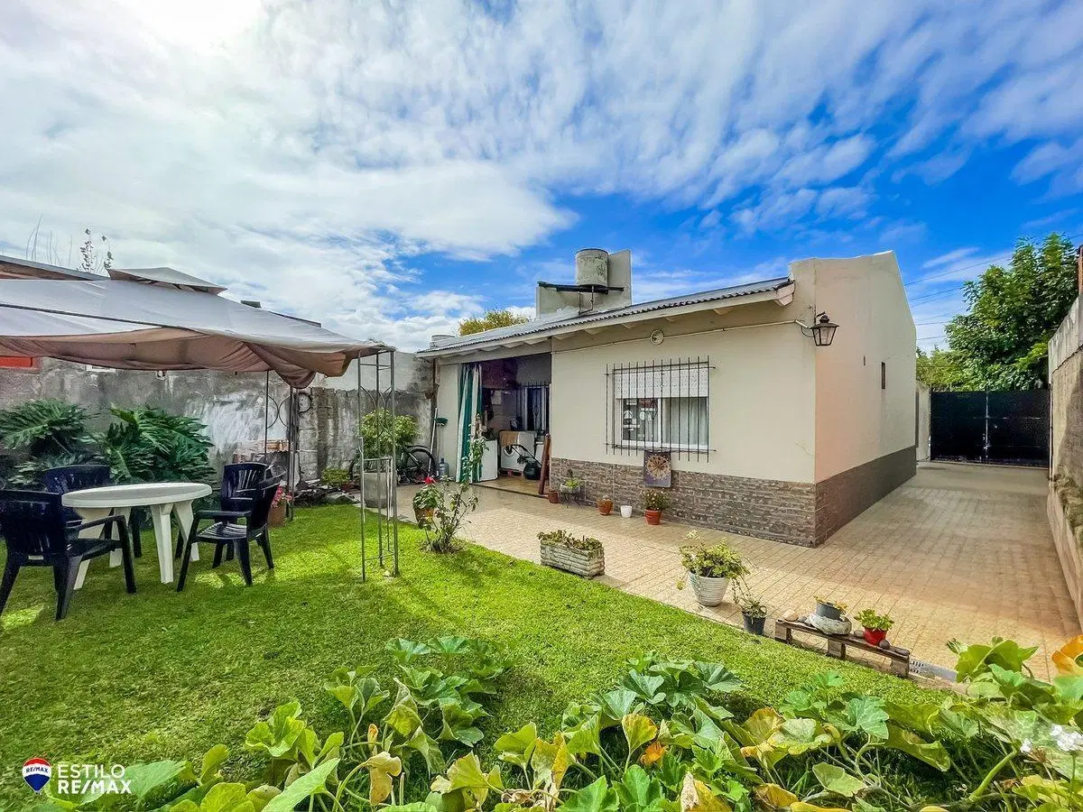 CASA EN VENTA 2 DORMITORIOS Y PATIO EN TOLOSA 5