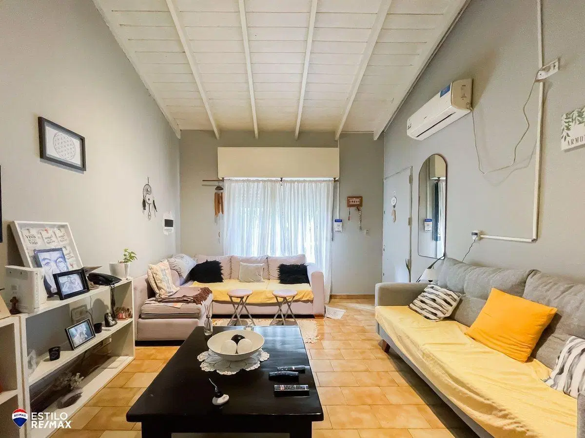 CASA EN VENTA 2 DORMITORIOS Y PATIO EN TOLOSA 3