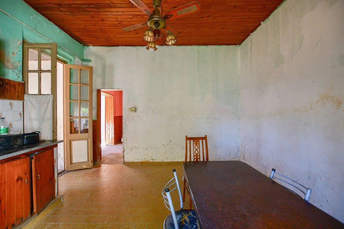 CASA EN VENTA,A REFACCIONAR,LA PLATA 2