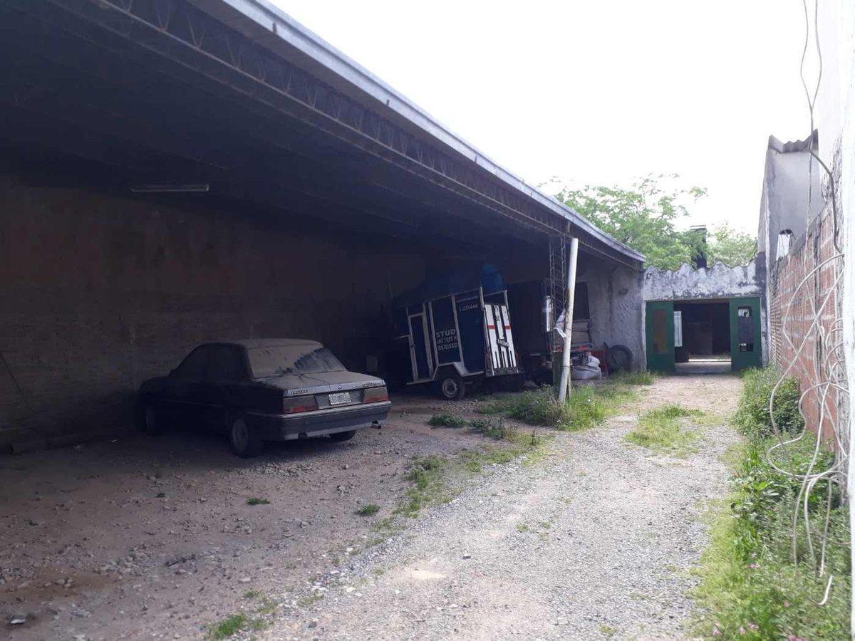 Galpón con Tinglado (cochera). Venta