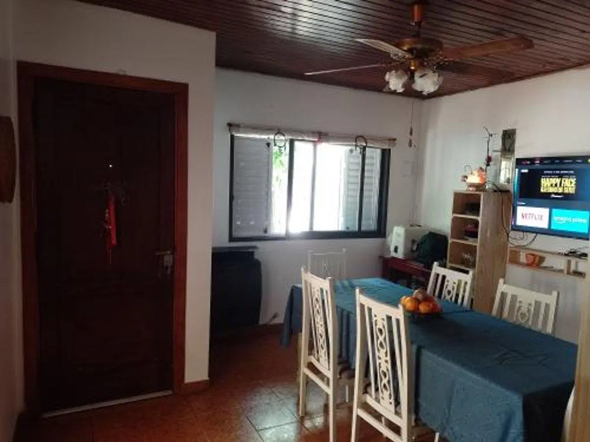 Casa 2 dormitorios mas departamento 4