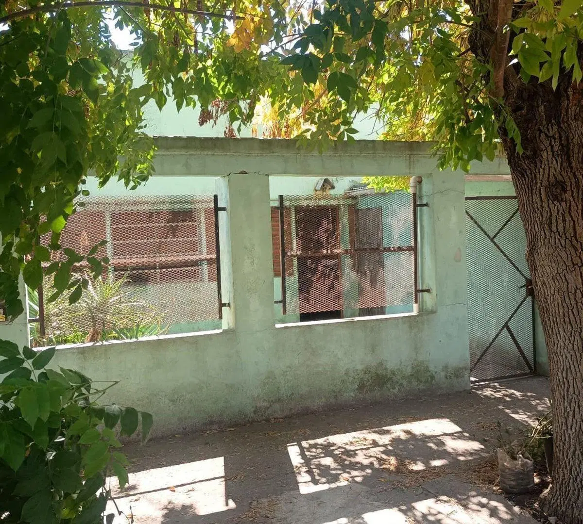 CASA EN VENTA A RECICLAR LOS HORNOS 3