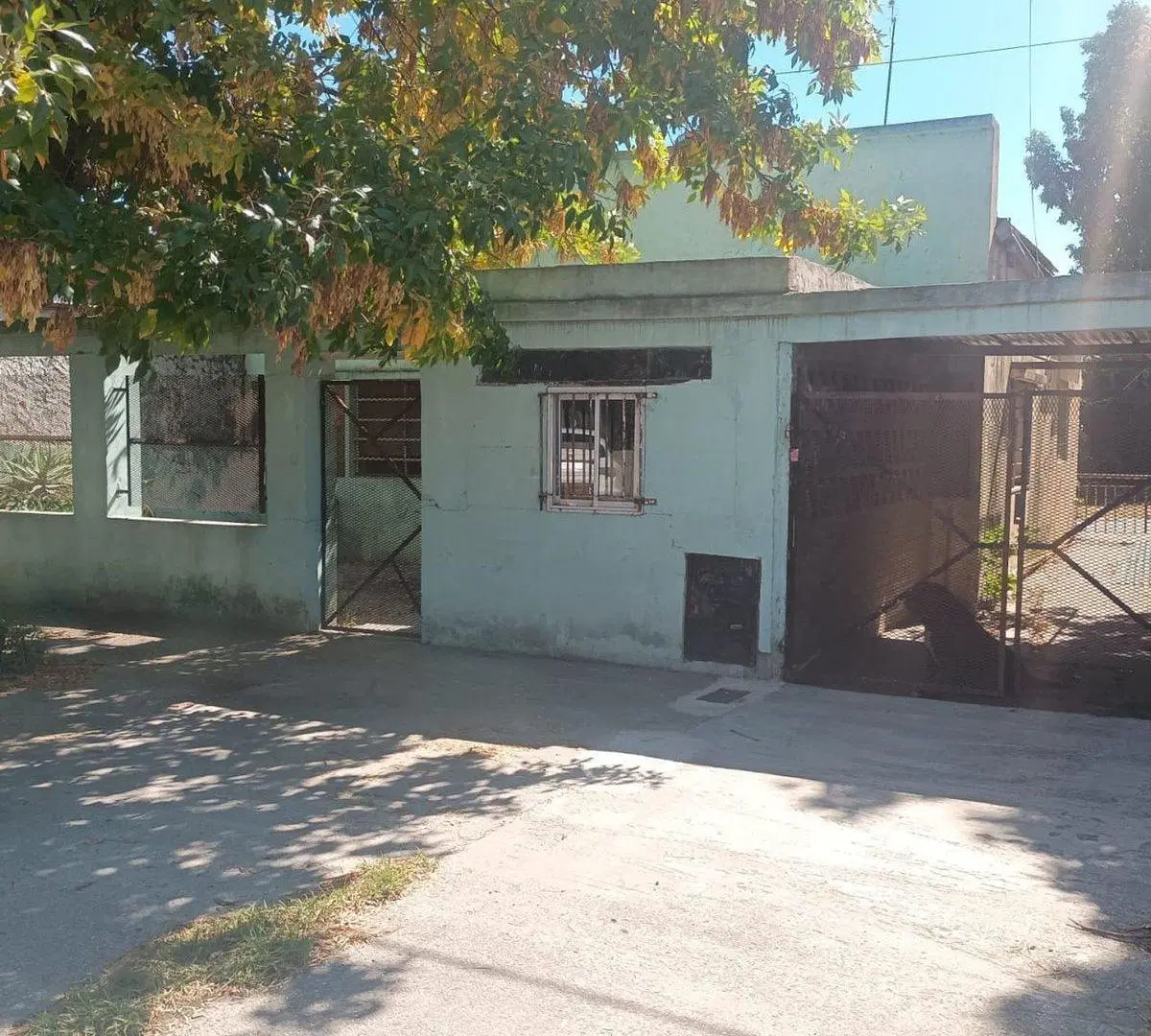 CASA EN VENTA A RECICLAR LOS HORNOS 4