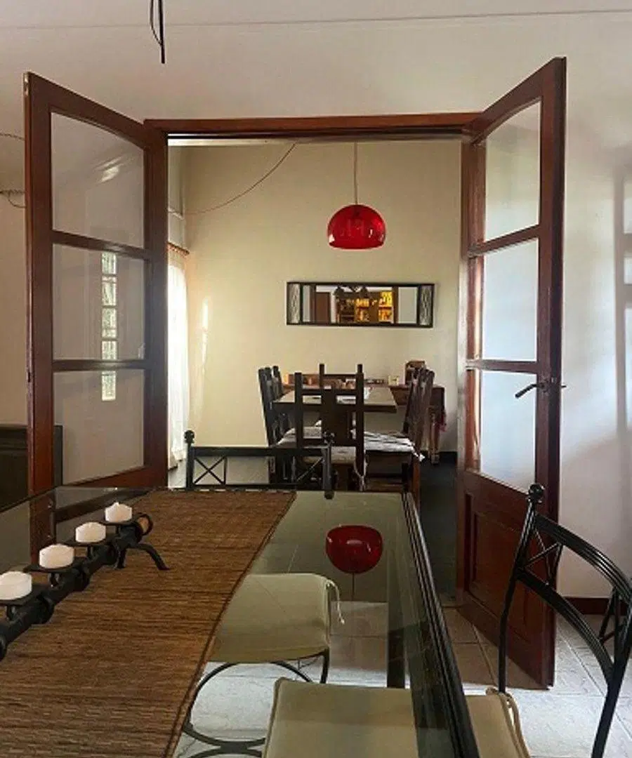 Venta Casa 3 Dormitorios. Parque - Pileta. Cochera 5