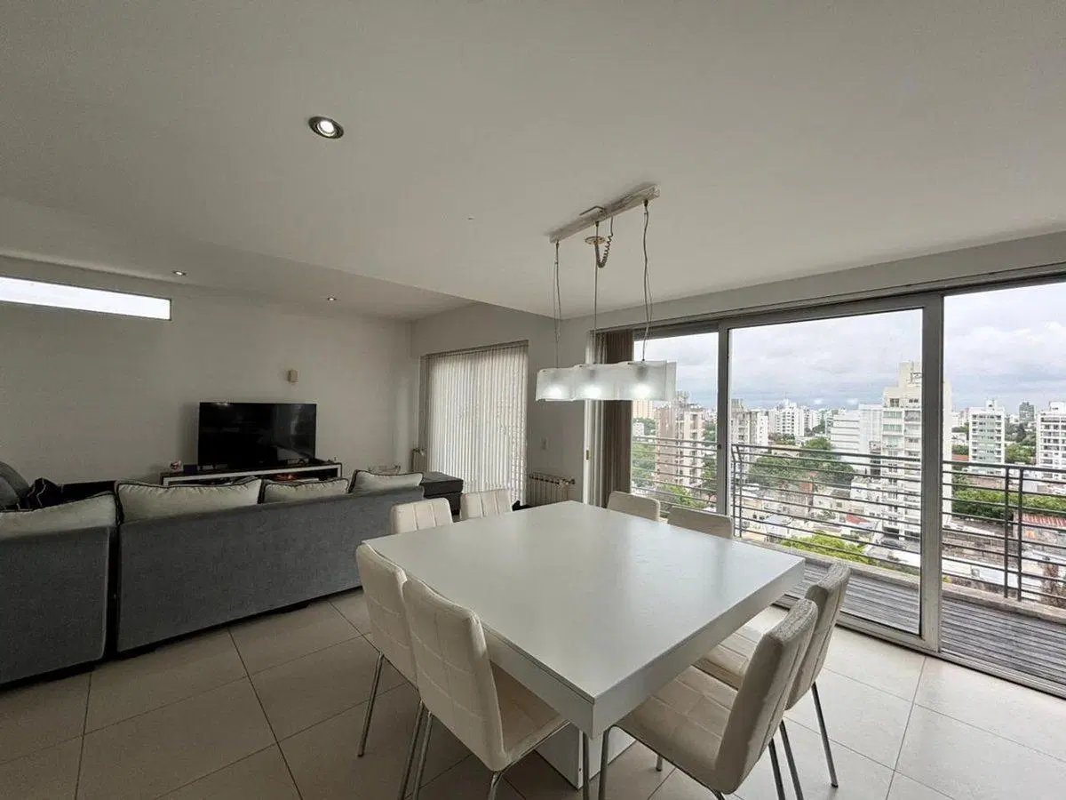 Venta de duplex con terraza privada en La Plata 2