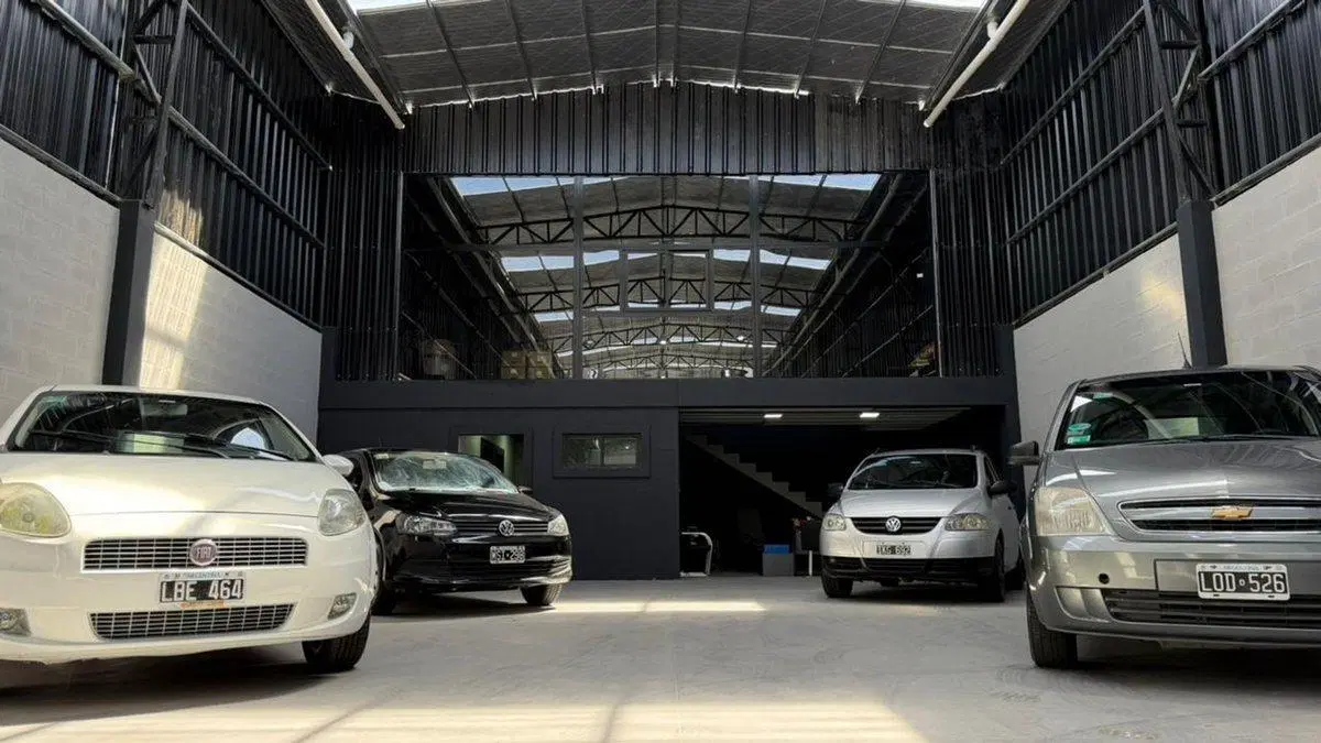 Galpon en Venta en La Plata Sobre Avenida Estrenar 4