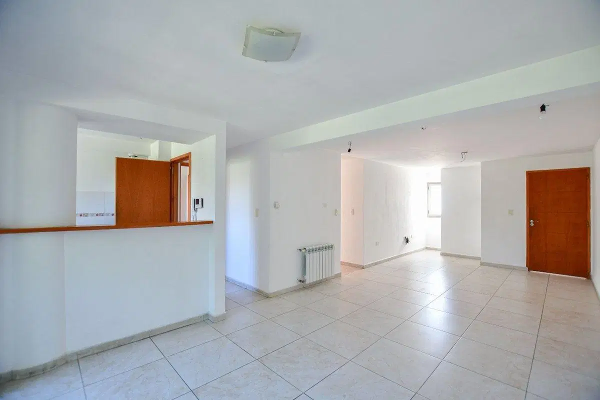 Departamento Piso 3 dormitorios c/ patio y balcón 3