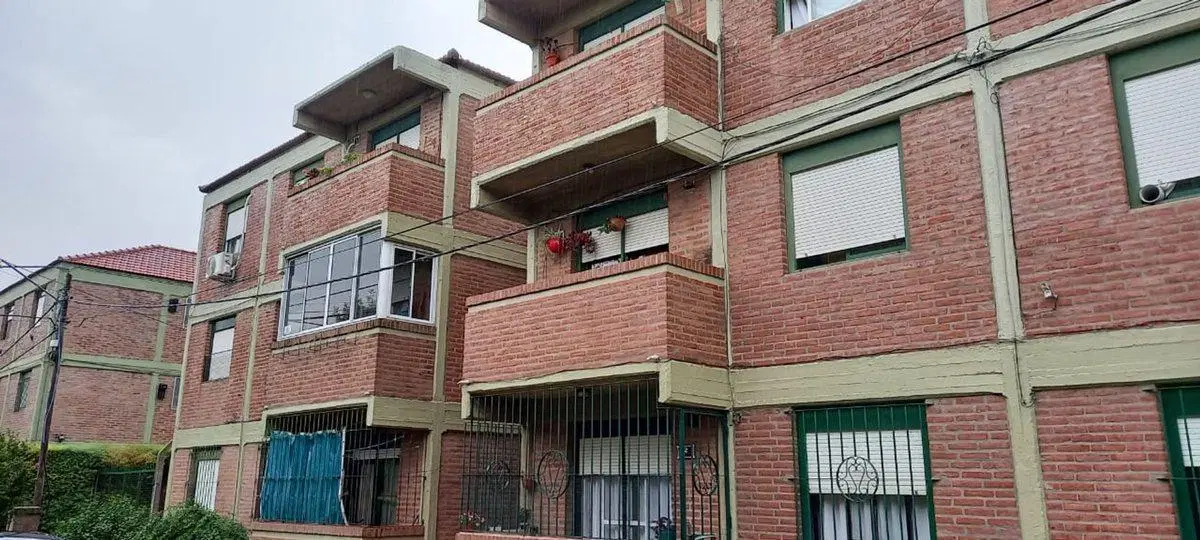 Departamento de 2 dormitorios con espacio vehículo 4