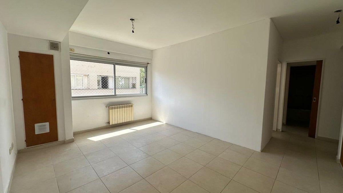 DPTO EN VENTA 1 DORM + ESCRITORIO CON COCHERA