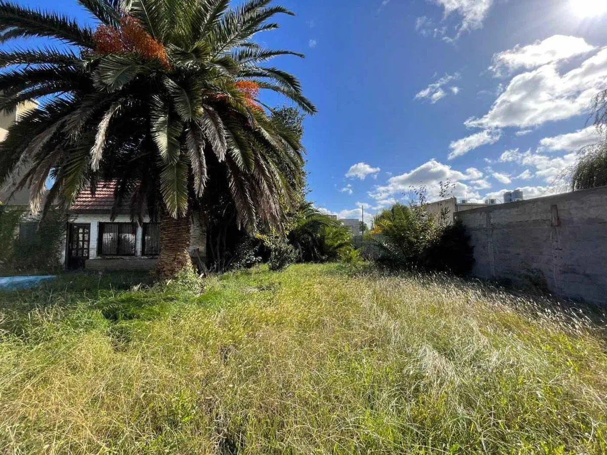 Lote Venta en Gonnet. 2