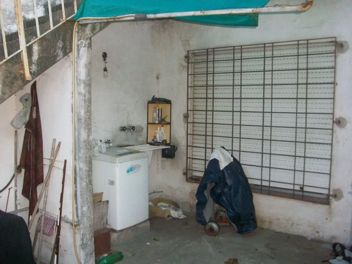 Casa amplia, cochera, local, apta crédito. 3