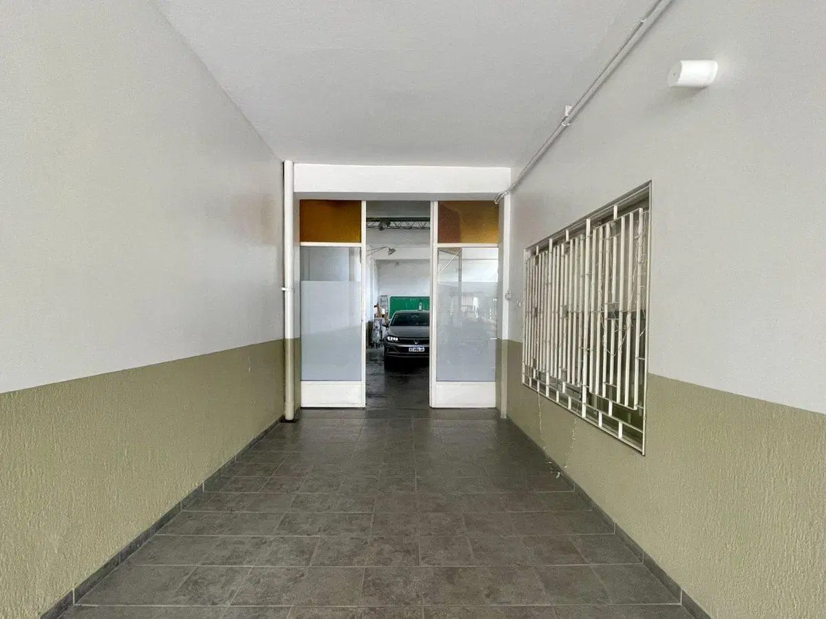VENTA CASA / LOCAL/ GALPON EN BLOQUE SOBRE AV.44 2