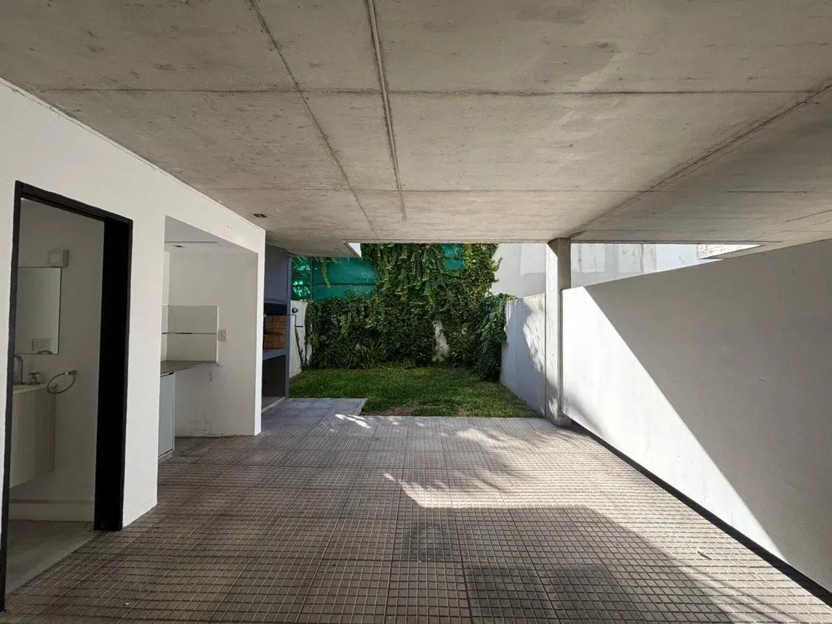 Venta de triplex de 2 dormitorios, en gonnet 2