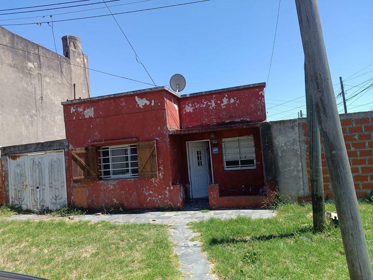 CASA EN VENTA A REFACCIONAR