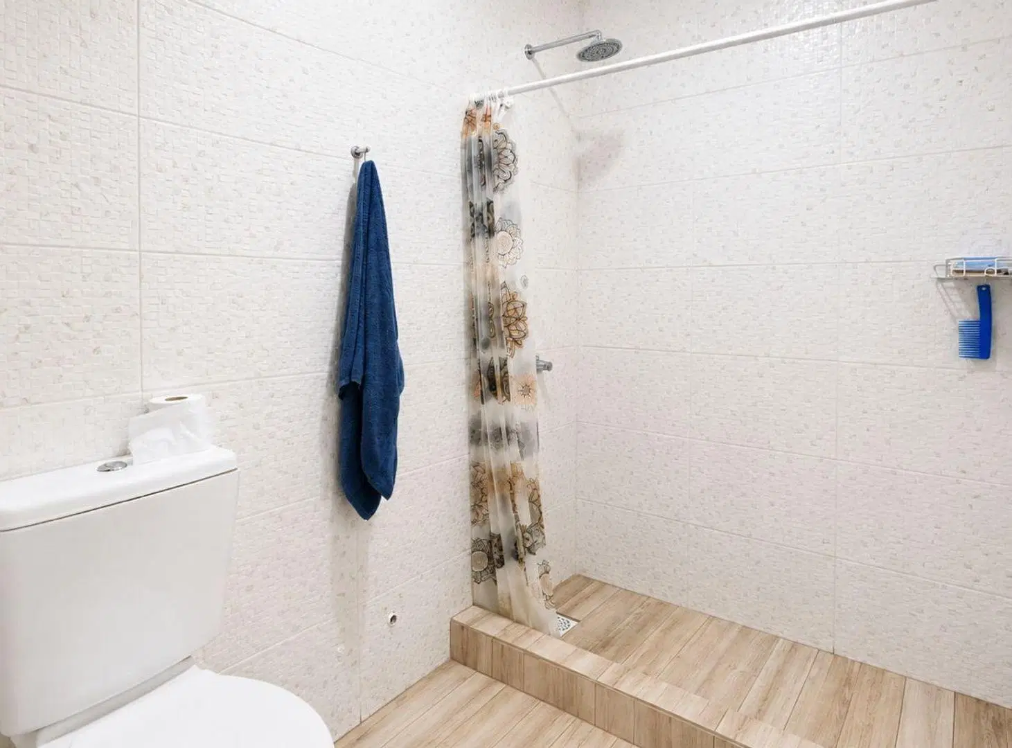 CASA EN VENTA LA PLATA 3 DORMITORIOS 1 ESCRITORIO 5