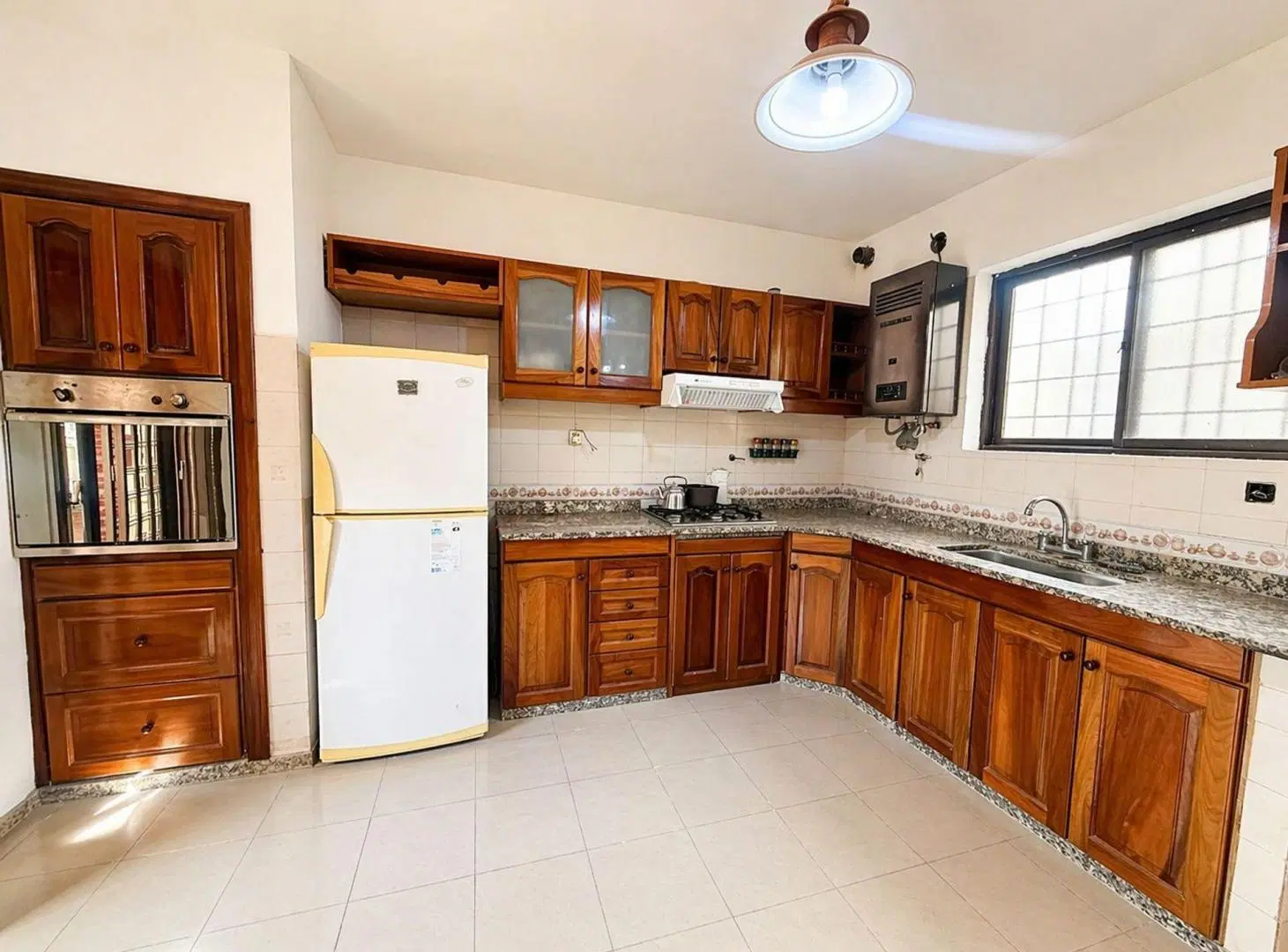 Casa en venta  3 dormitorios y patio 4