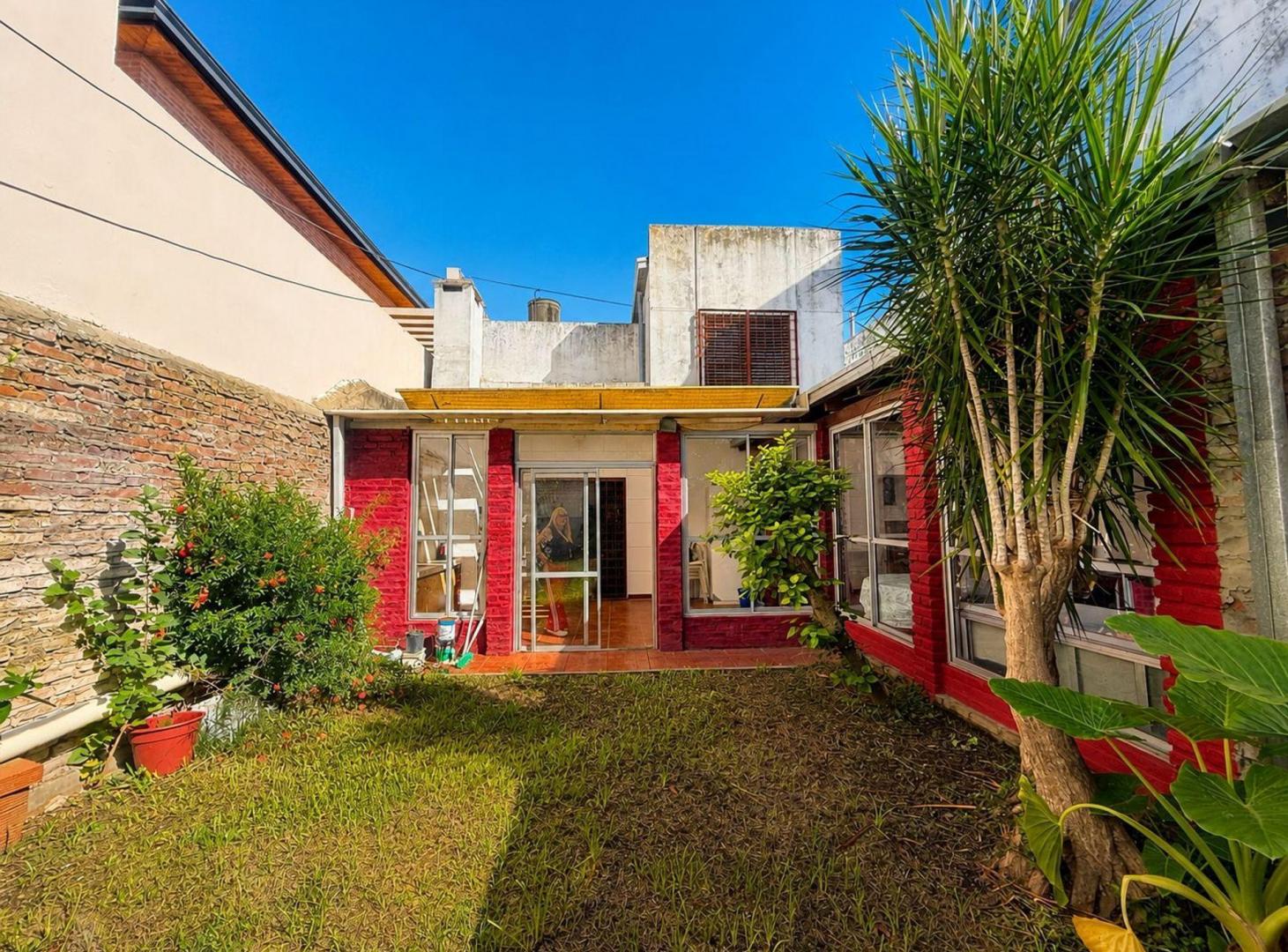 Casa en venta 3 dormitorios y patio
