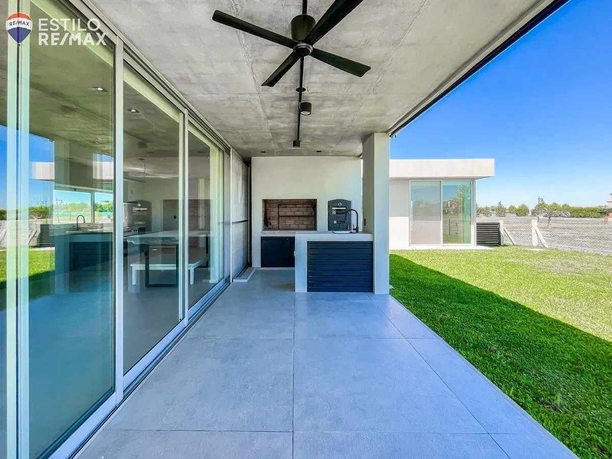 CASA EN HARAS DEL SUR III BARRIO PALMERAS C/PILETA 8