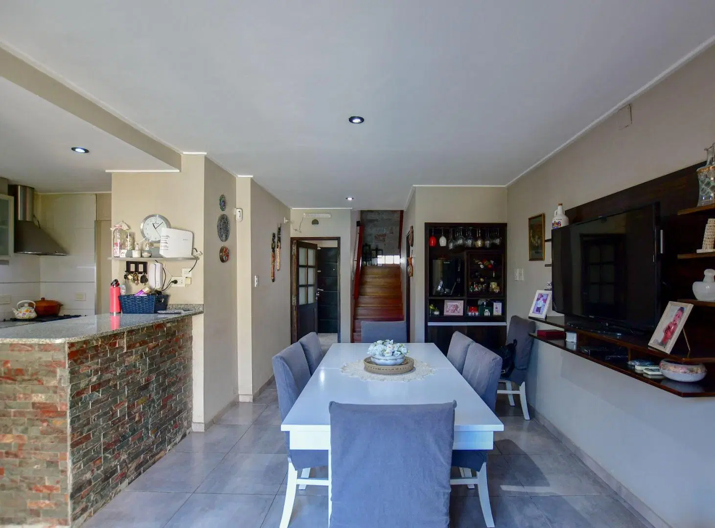 Casa en venta 3 dormitorios, pileta y cochera 4