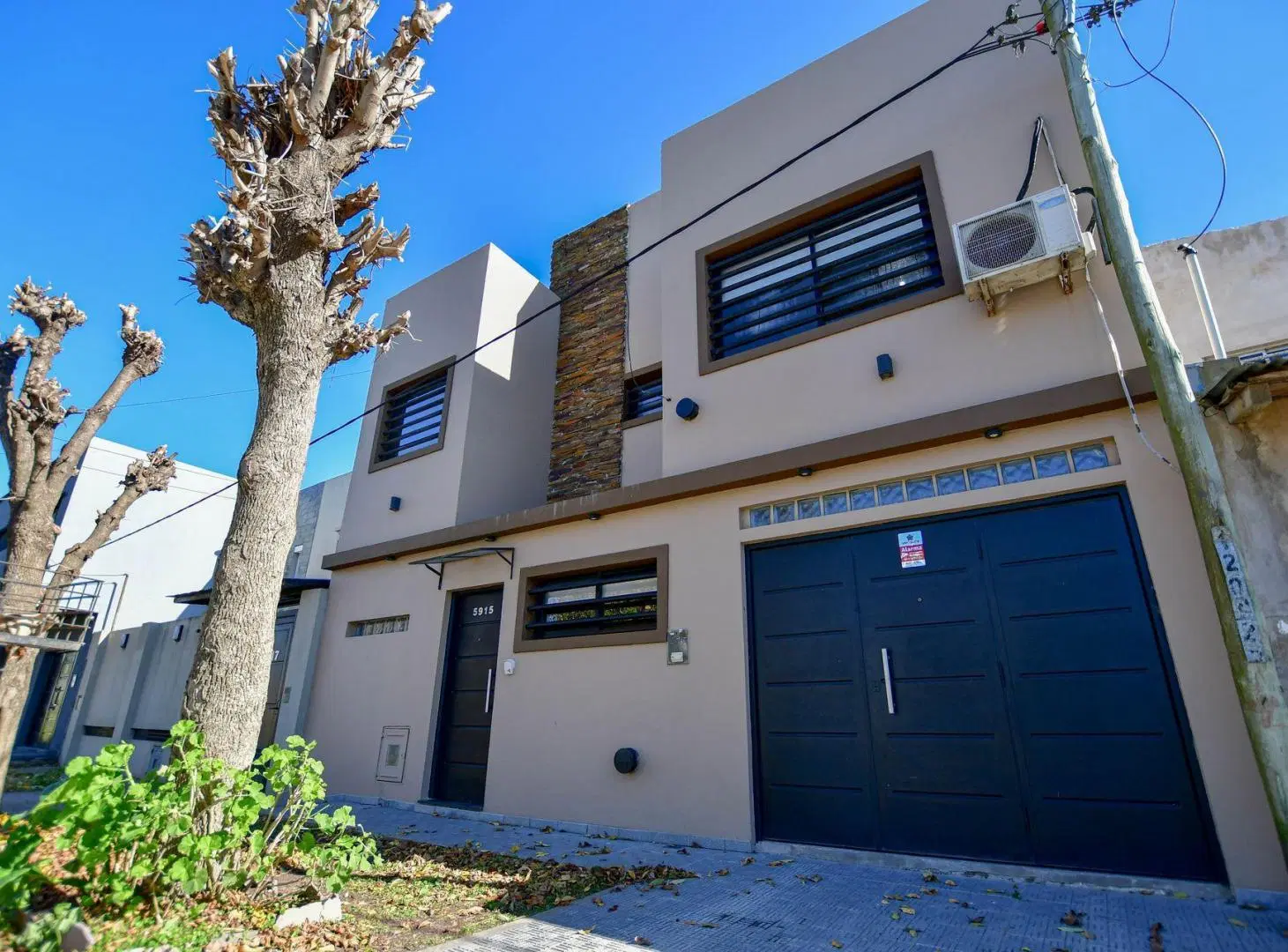 Casa en venta 3 dormitorios, pileta y cochera 3