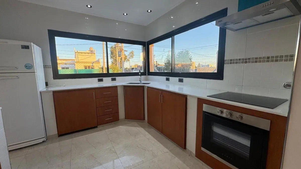 CASA EN VENTA A ESTRENAR, DOS DORMITORIOS Y PARQUE 2