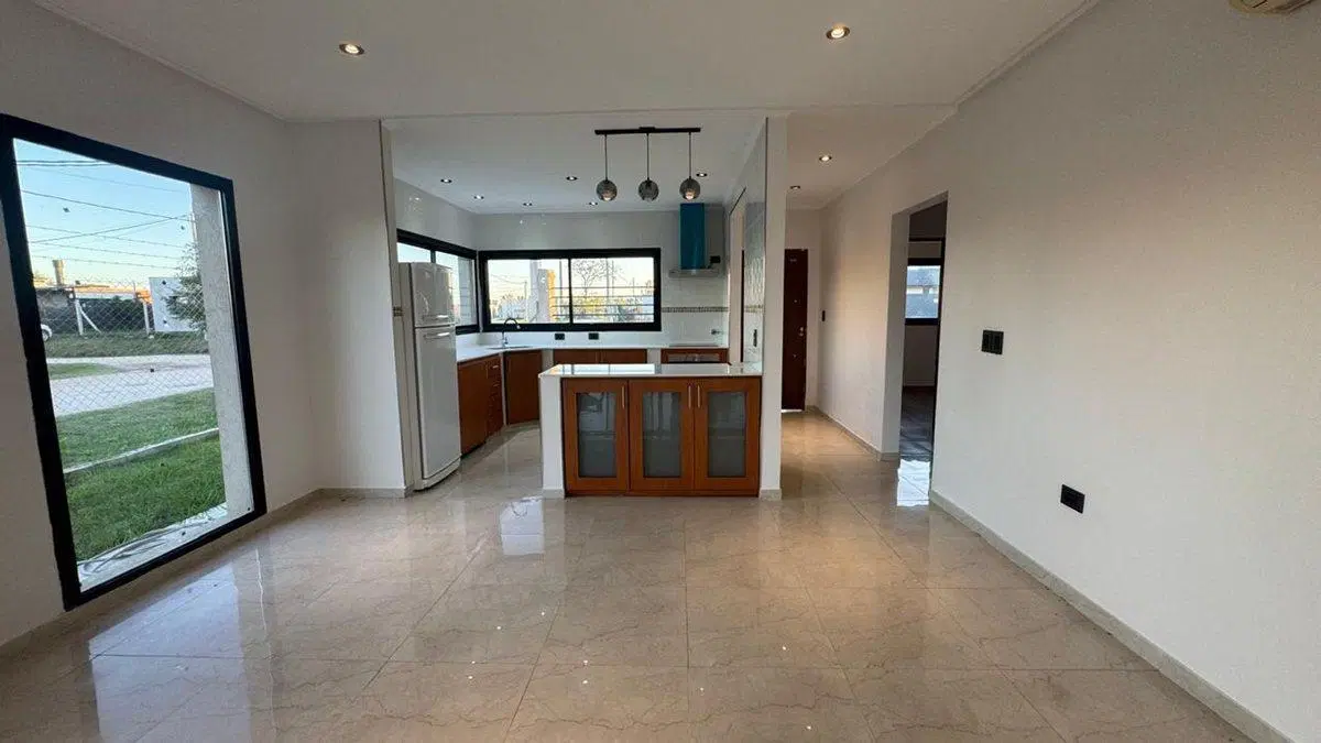 CASA EN VENTA A ESTRENAR, DOS DORMITORIOS Y PARQUE 5