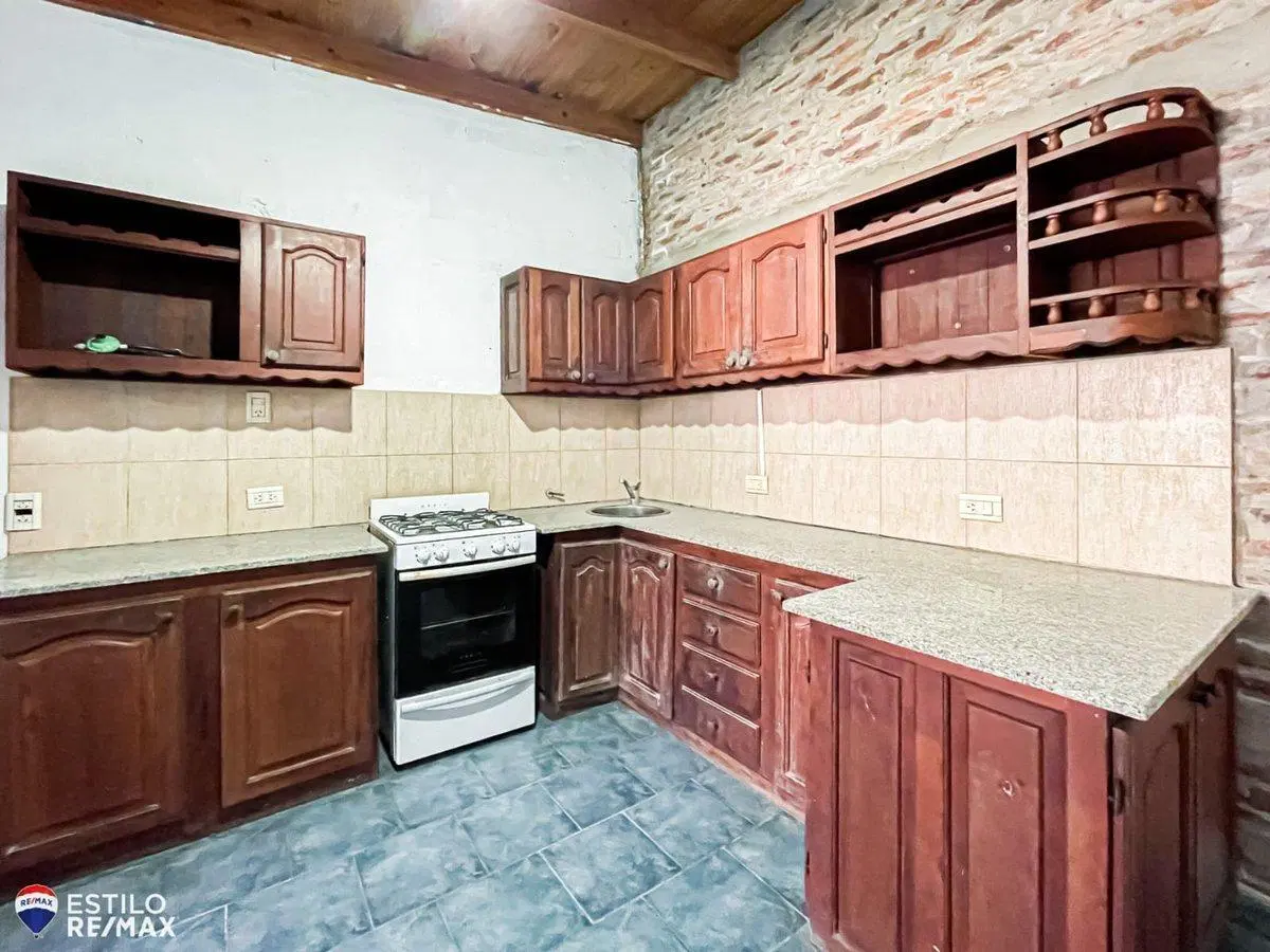 CASA EN VENTA DE 2 DORMITORIOS EN SICARDI 5