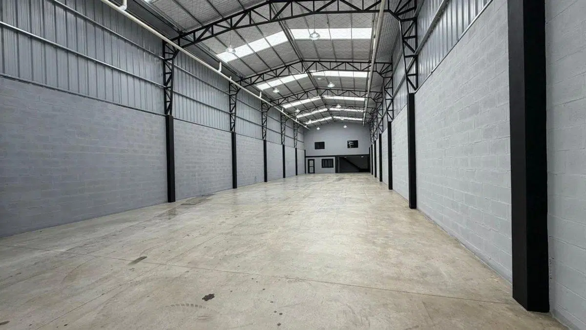 Galpon en Venta a Estrenar en La Plata 5