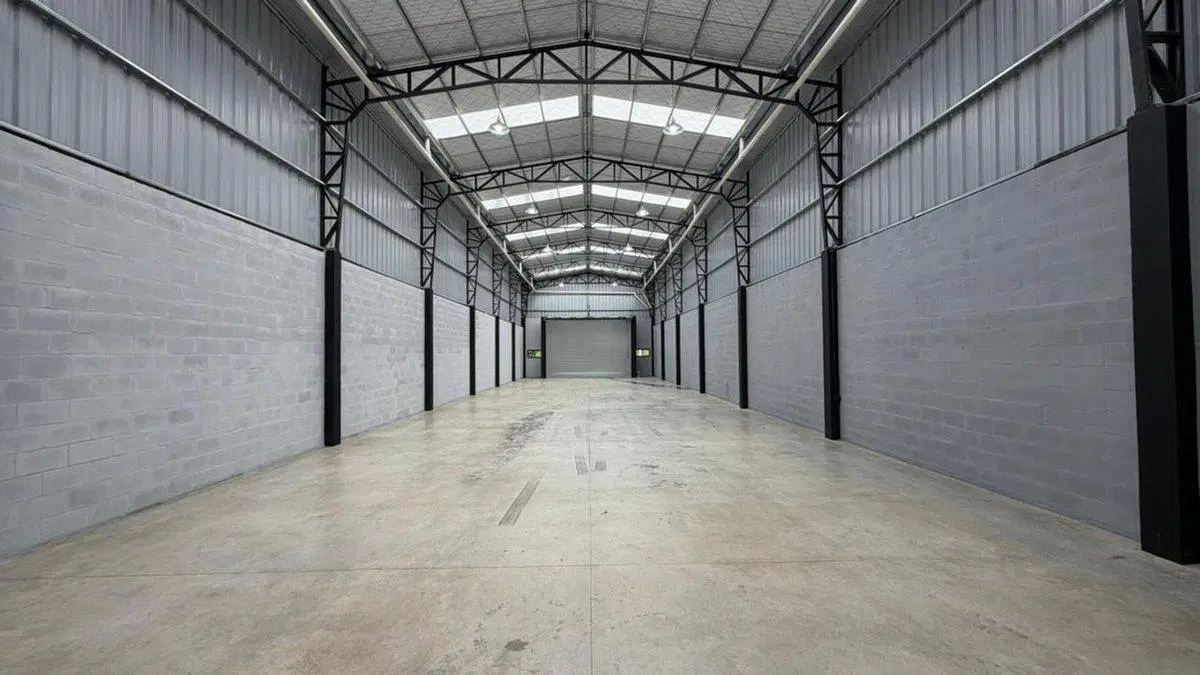 Galpon en Venta a Estrenar en La Plata 2