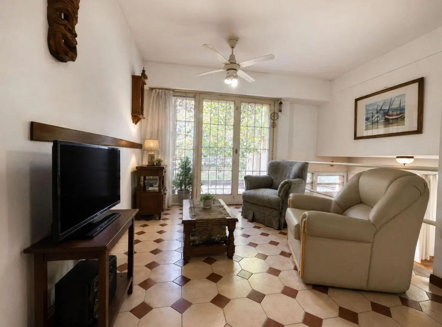 CASA EN VENTA DE TRES DORMITORIOS - LA PLATA 2