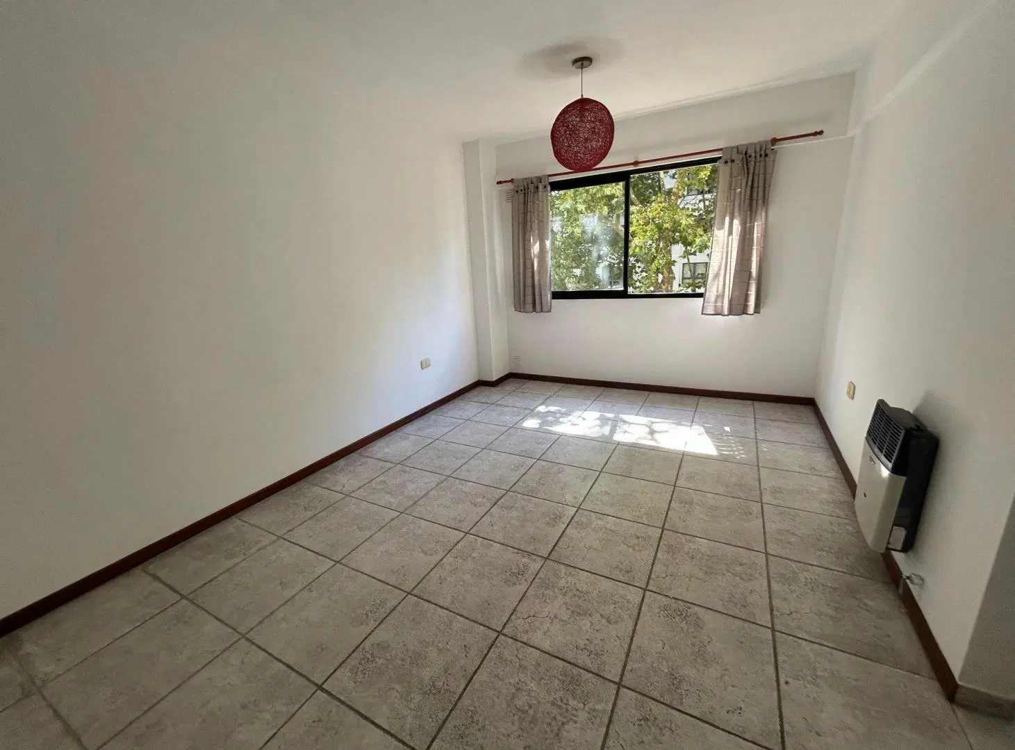DEPARTAMENTO CENTRICO CON COCHERA EN ALQUILER 4