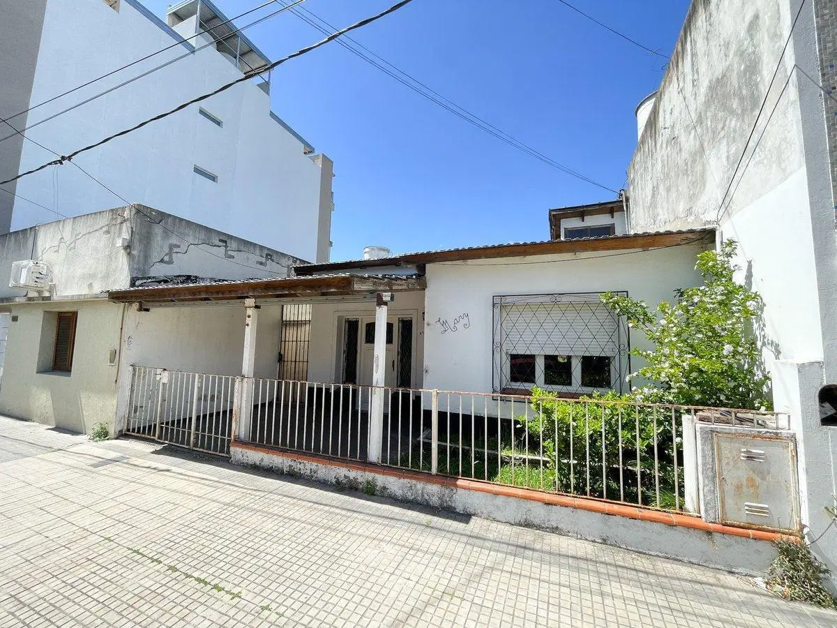 Casa 2 dormitorios, en venta en La Plata 4