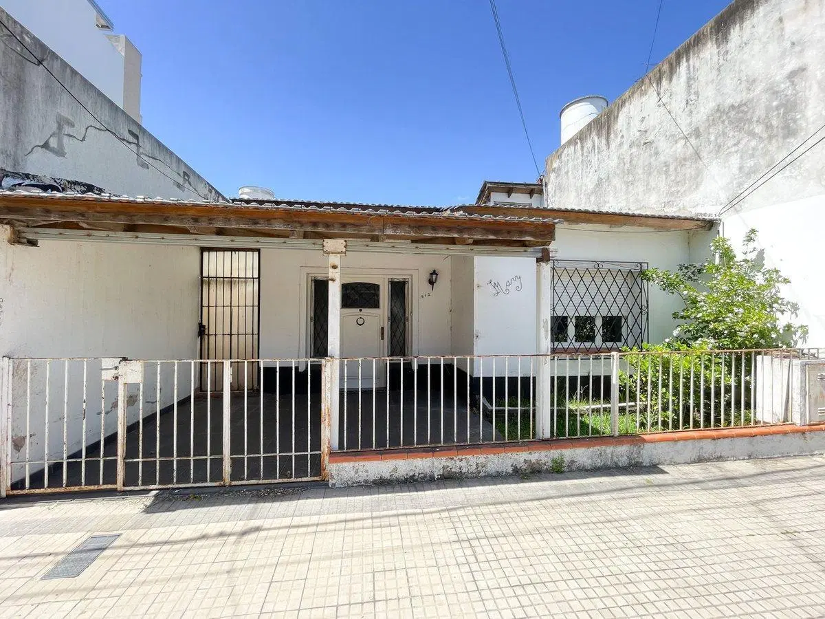 Casa 2 dormitorios, en venta en La Plata 5