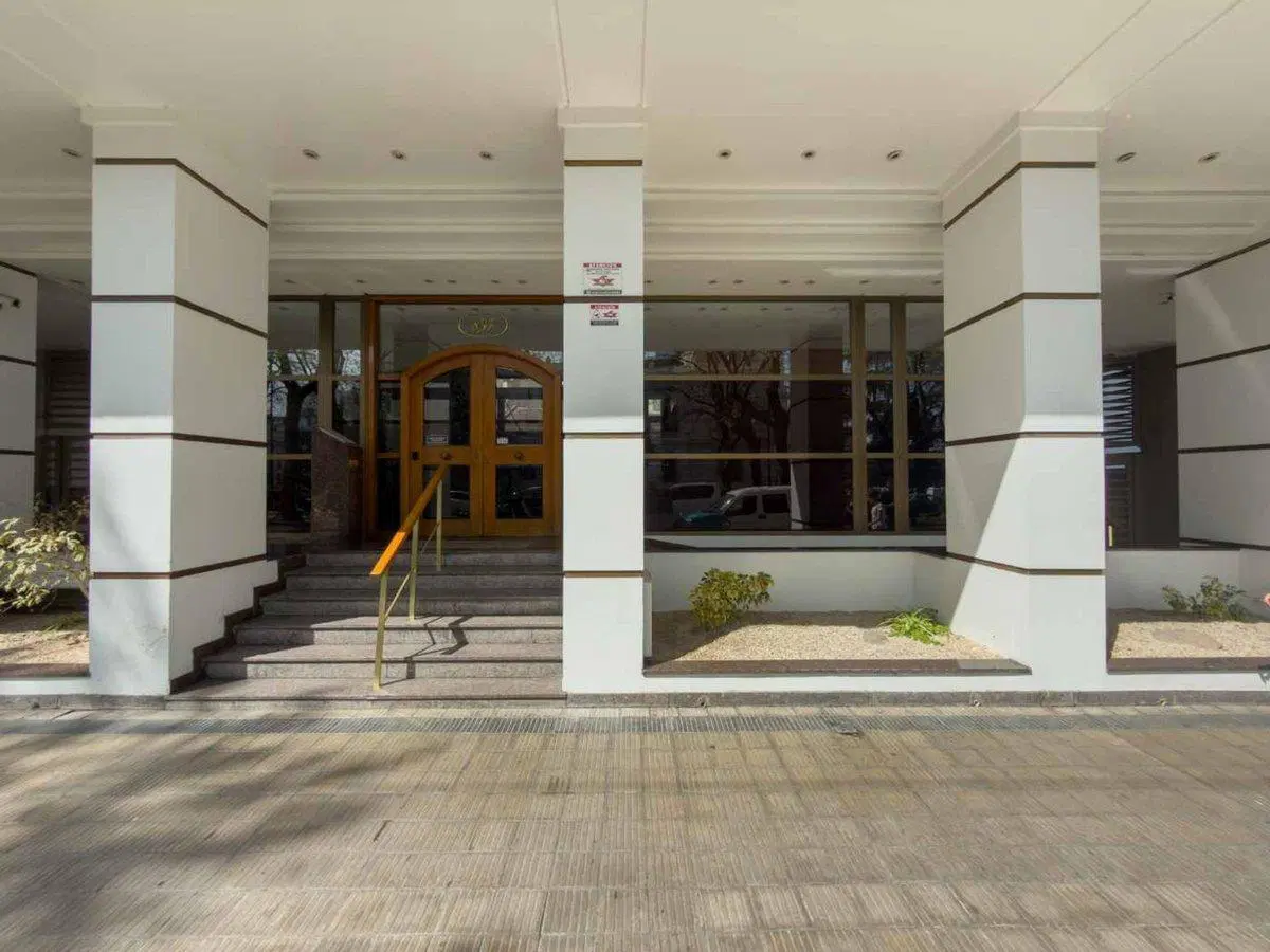PISO 3 DORMITORIOS EN VENTA, 2 COCHERAS. LA PLATA 4