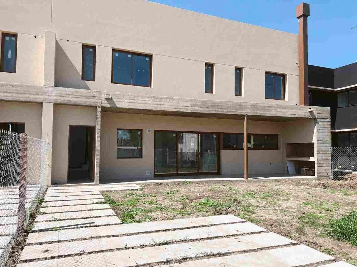 Casa de categoría en venta - Altos de Don Carlos 4