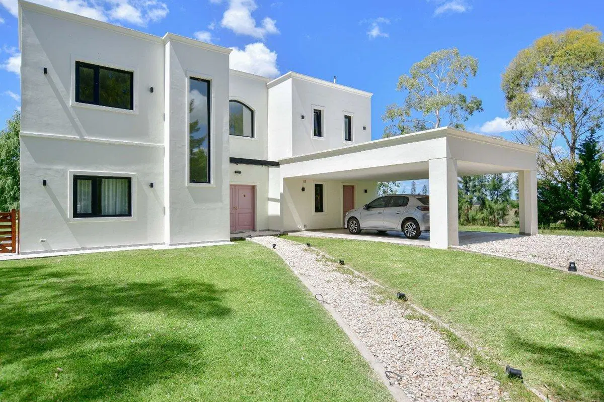 Casa en venta Miralagos 5 dormitorios APTA BANCO 4