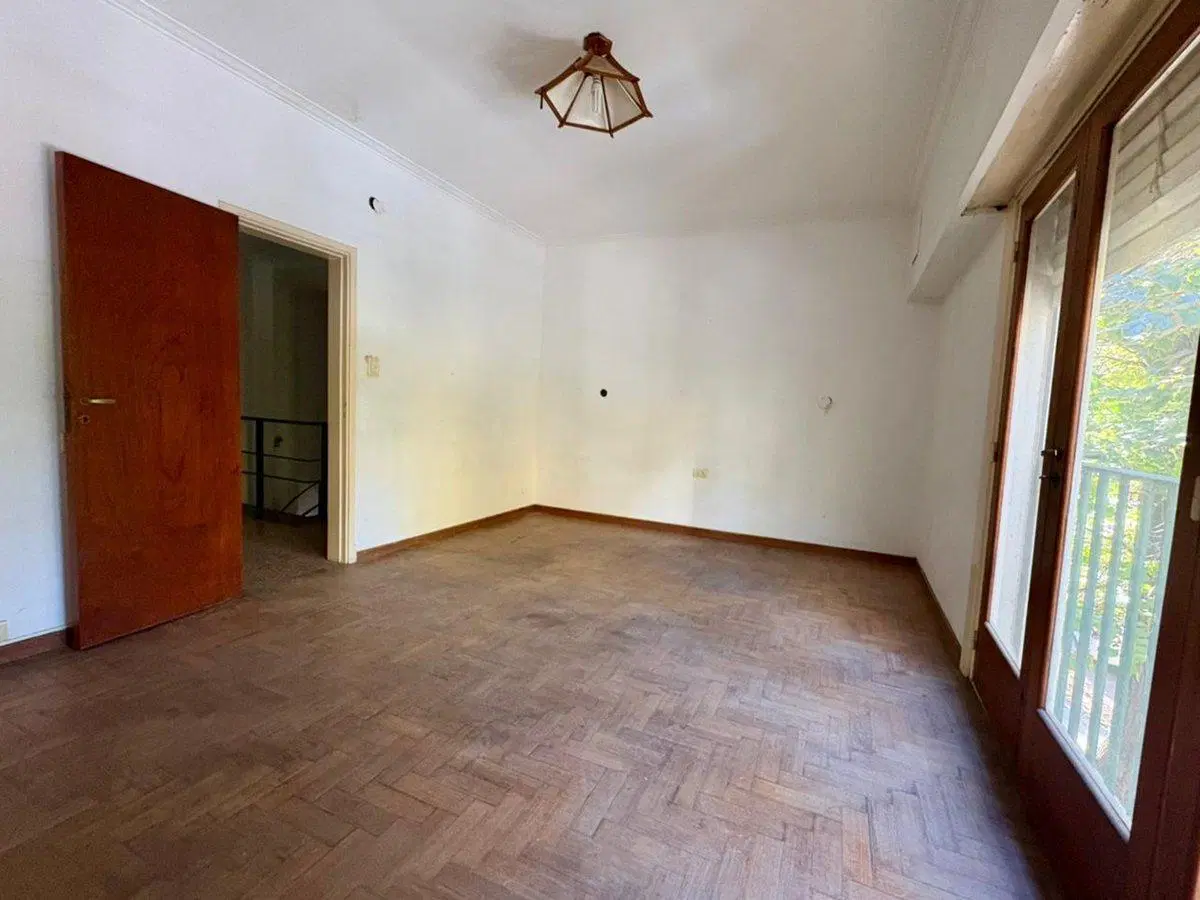 Venta Casa 4 Dormitorios a Refaccionar La Plata 5