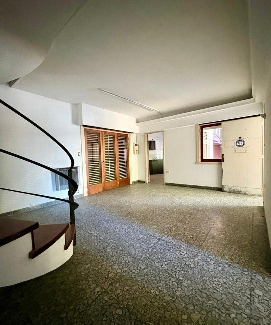 Foto de Venta Casa 4 Dormitorios a Refaccionar La Plata, imagen 2