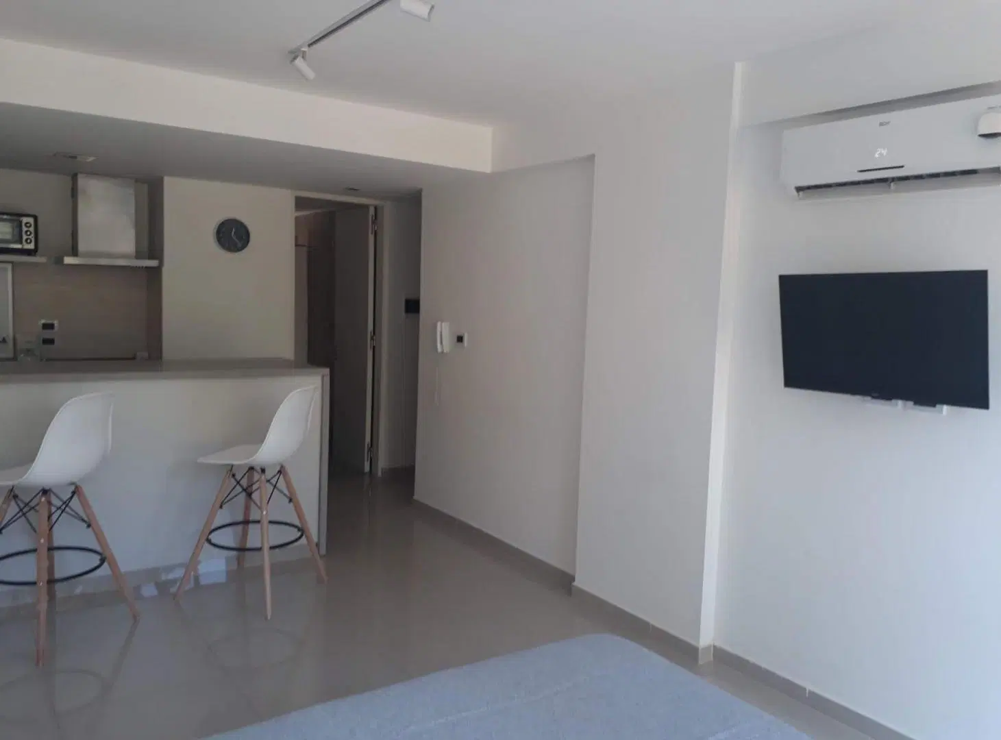 Monoambiente amoblado en ALQUILER - 7 e/32 y 33 4