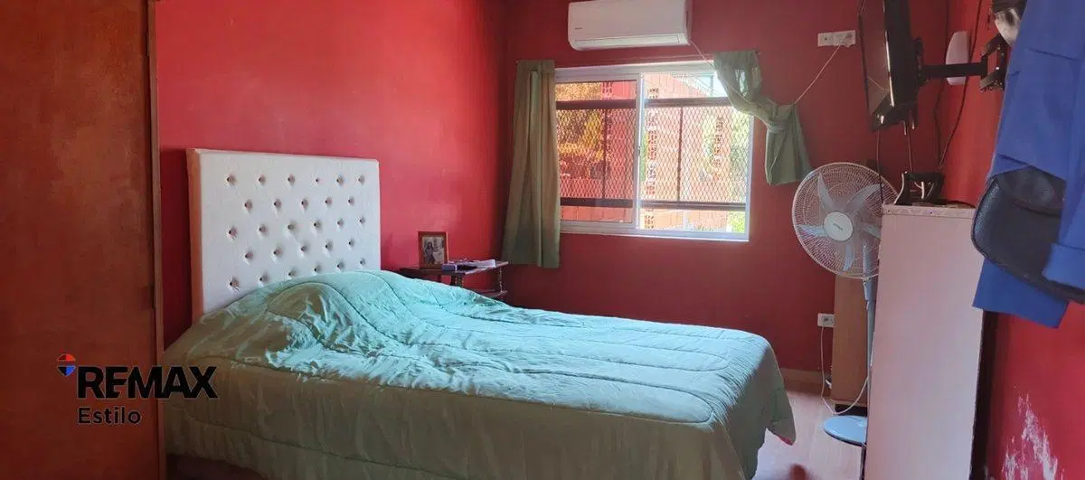 Casa 3 dormitorios en venta Los Hornos 5