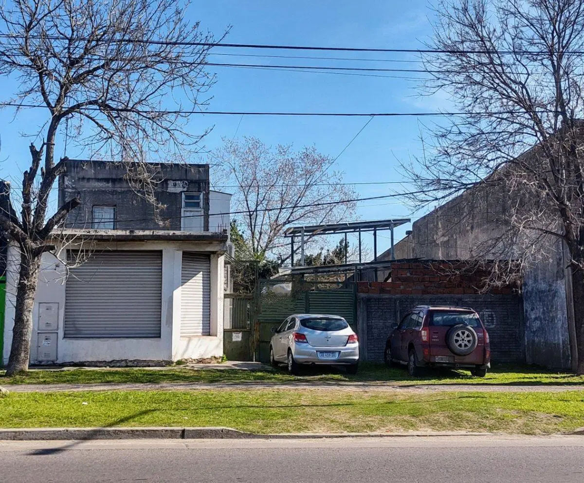 Venta LOTE (15x45) con local y casa San Carlos 2