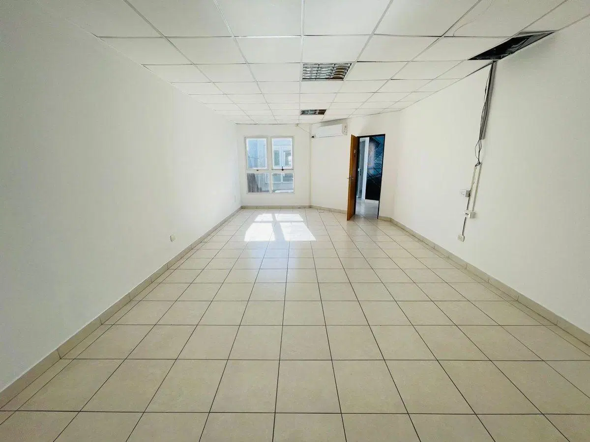 OFICINA EN ALQUILER 3