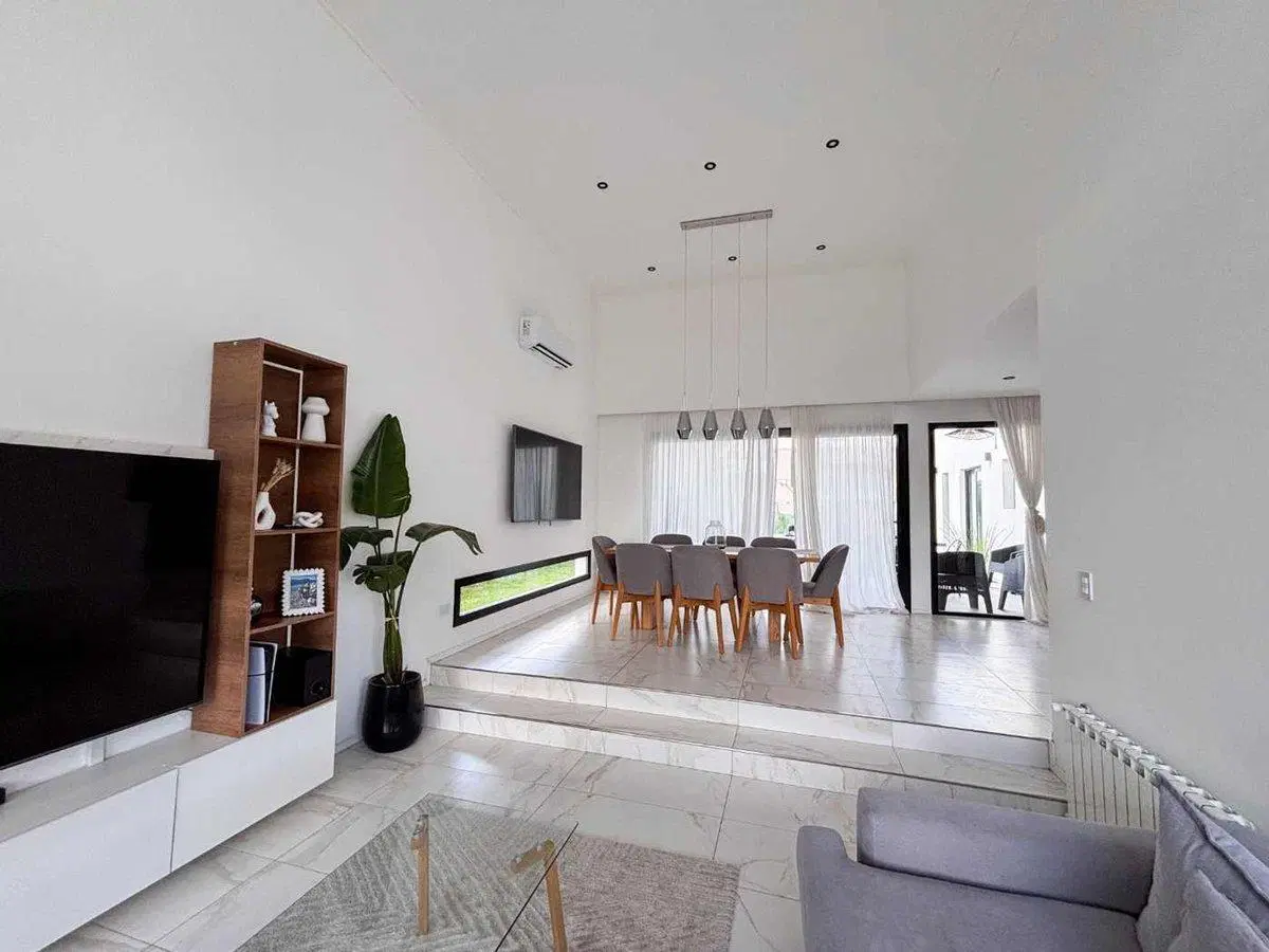 Casa en Venta 3 dorm. Barrio Fincas de Duggan 3