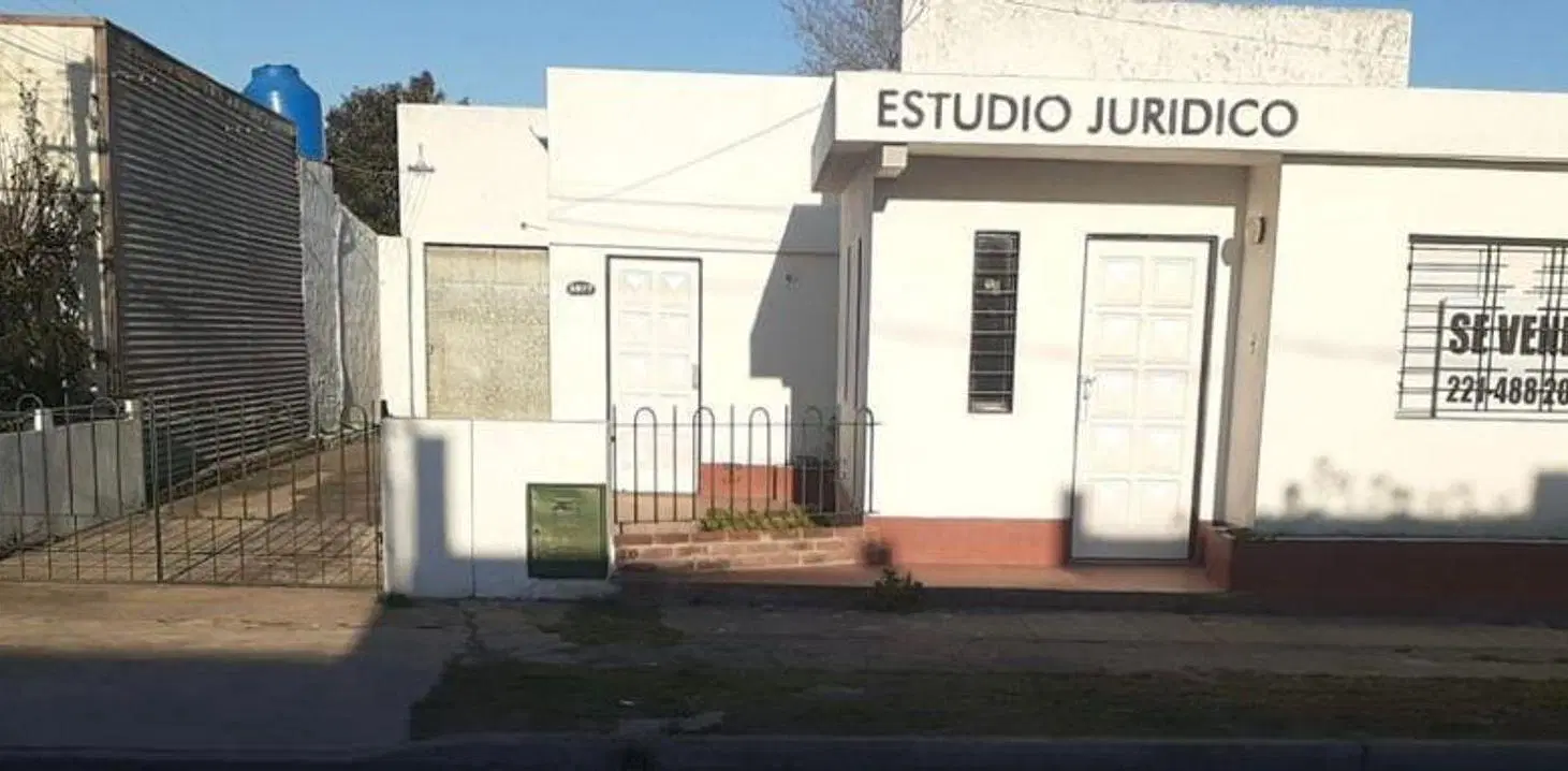 CASA EN VENTA BERISSO 4
