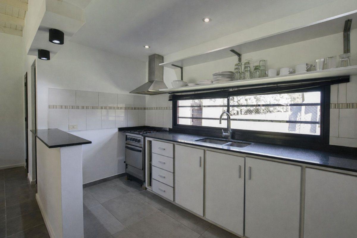 Foto de CASA QUINTA EN VENTA 2 DORMITORIOS - VILLA ELISA, imagen 5
